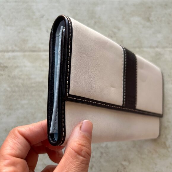 Vintage Coach White & Black Leather Wallet With Zip Compartment - Picture 6 of 10